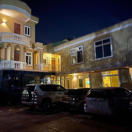 Moments Park Motel Dar es Salaam Luaran gambar