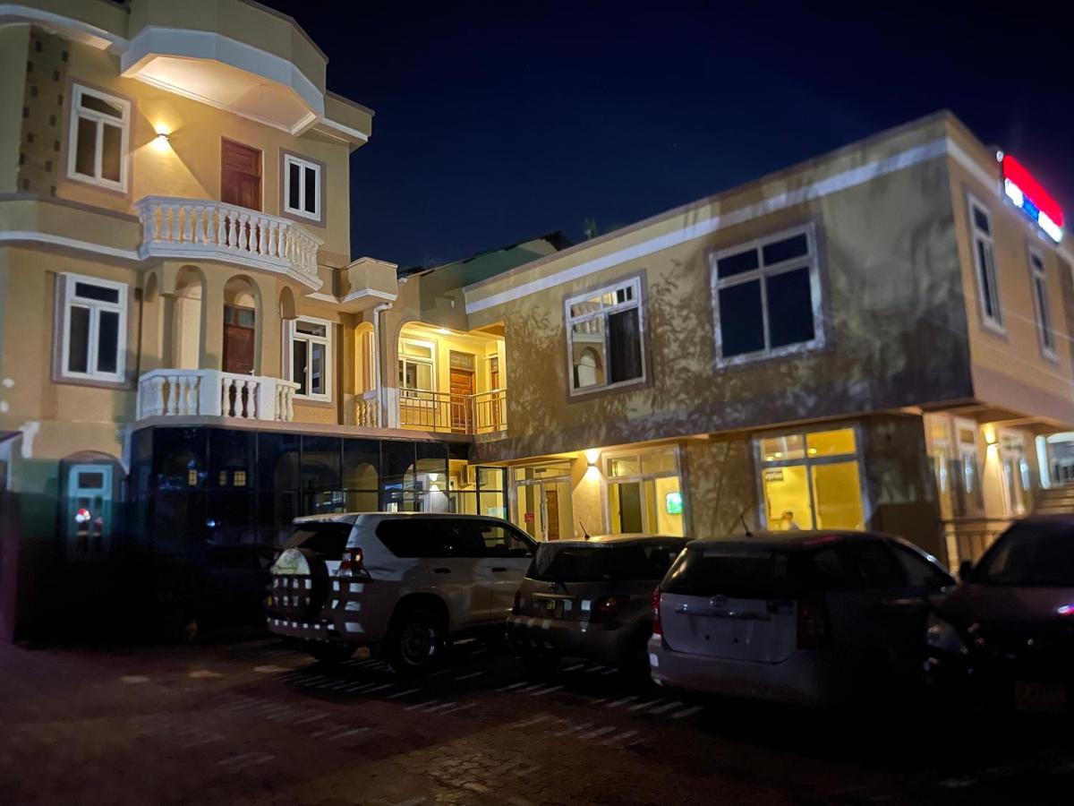 Moments Park Motel Dar es Salaam Luaran gambar