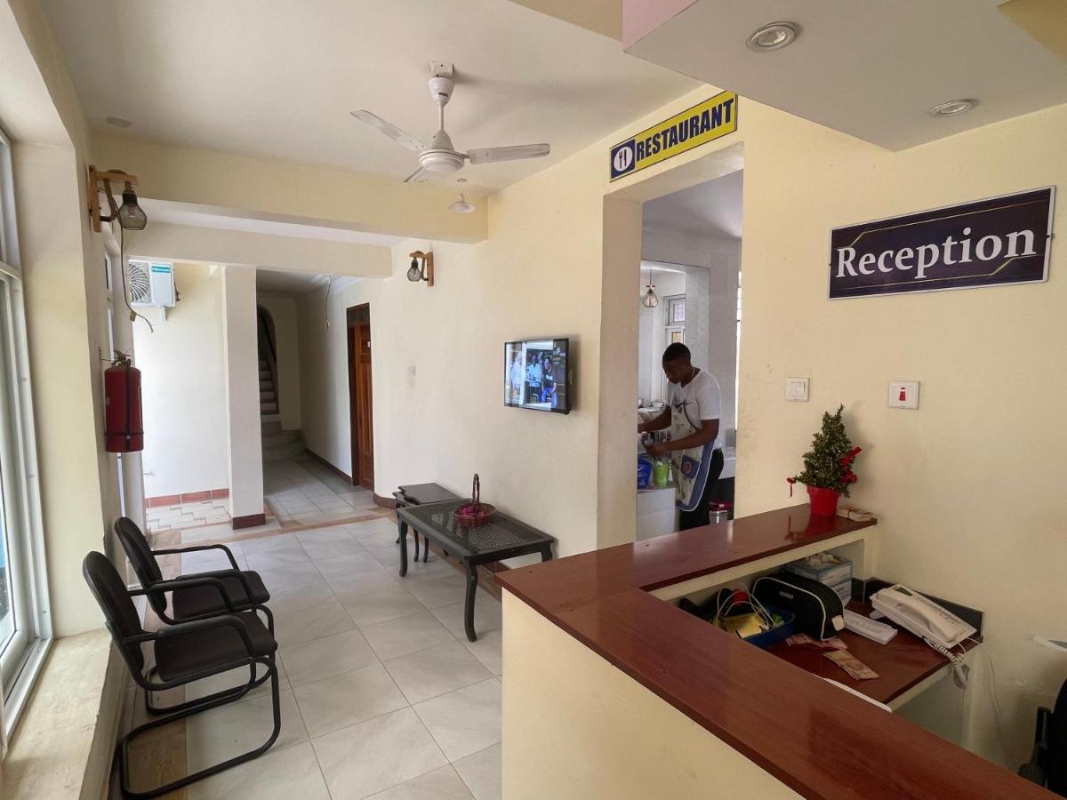 Moments Park Motel Dar es Salaam Luaran gambar