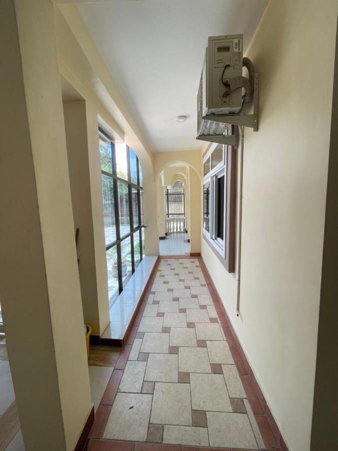 Moments Park Motel Dar es Salaam Luaran gambar